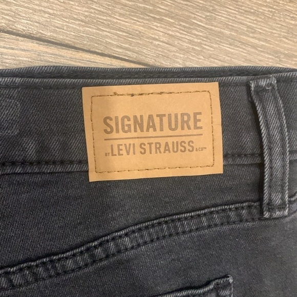 Signature Levi Strauss Heritage high rise black denim shorts sz 12 - Picture 8 of 11